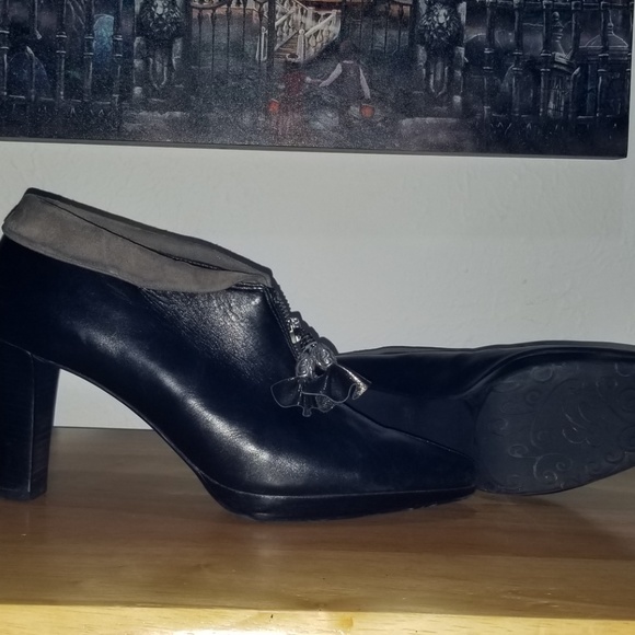 Brighton Stacy low black bootie - Picture 10 of 16